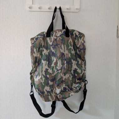 Heller Camouflage-Rucksack/ Tasche