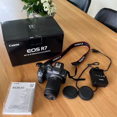 Kamera Canon Eos R7 & RF-S 18-150mm F3.5-6.3