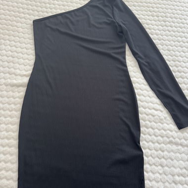 Black One-Shoulder Party Dress