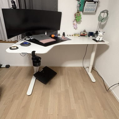 Weiss verstellbarer Schreibtisch