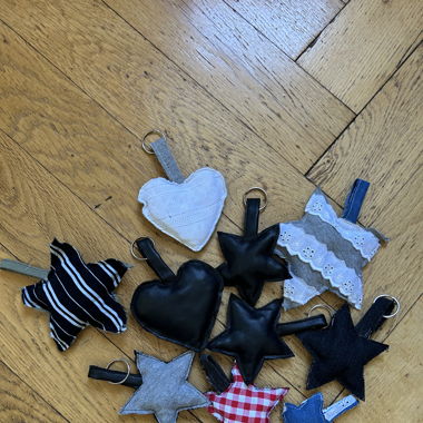 Plüsch Herz/Stern Schlüsselanhänger (1 CHF pro Stück)