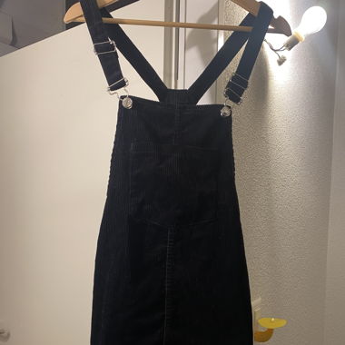 Latzhosen Kleid