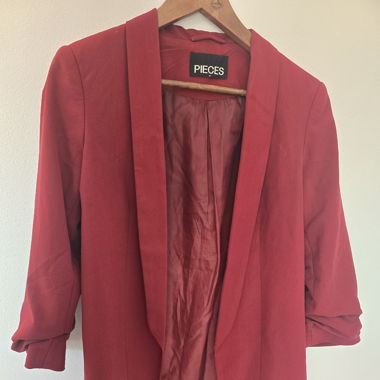 Red 3/4 Sleeve Blazer – PIECES – Size M