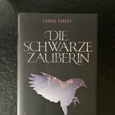 Fantasy, Die schwarze Zauberin, Lauri Forest
