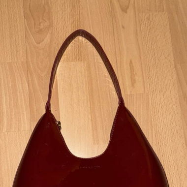 Elegante kleine Schultertasche in Dunkelrot!