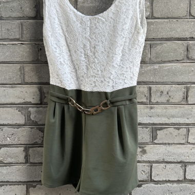 Jumpsuit mit Spitzen