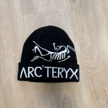 Black knit beanie