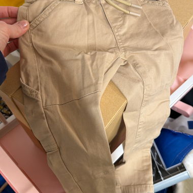 Beige Kinder-Chinohose