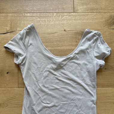 T-shirt with back cutout