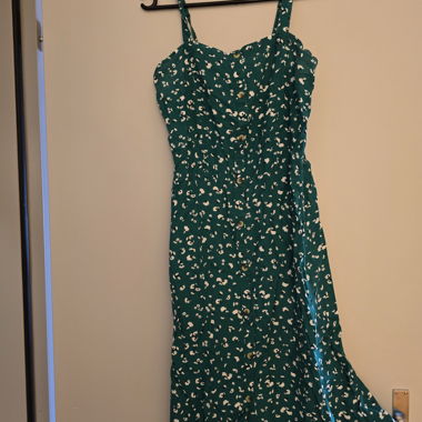 Geblümtes Kleid