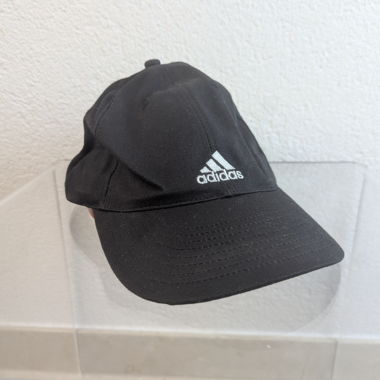 Casquette Adidas noire Y2K