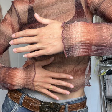 Chemise à manches longues fines avec volants