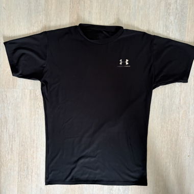 T-shirt nero Under Armour