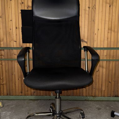 Office chair with wheels