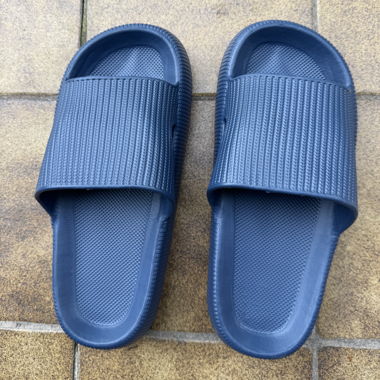 Tongs bleues