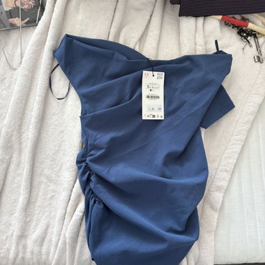 Abito blu arricciato