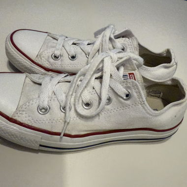 Converses blanches
