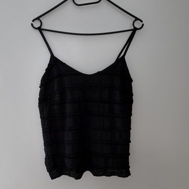 Top nero a spalline sottili