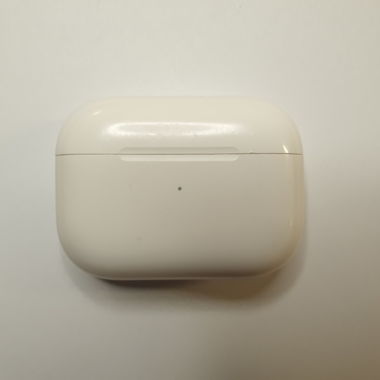 Apple AirPods Pro 2 charging case