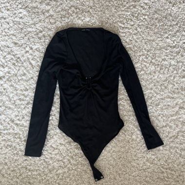 Body mit ausschnitt