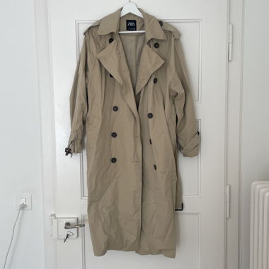 beiger trenchcoat von zara 