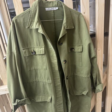 Thin jacket in olive green