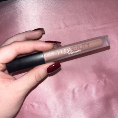 Rouge à lèvres mat Huda Beauty