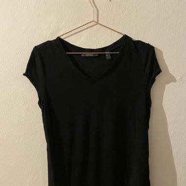 T-Shirt mit V- Ausschnitt