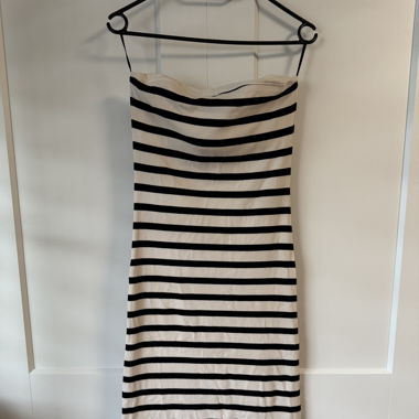 Gestreiftes Kleid