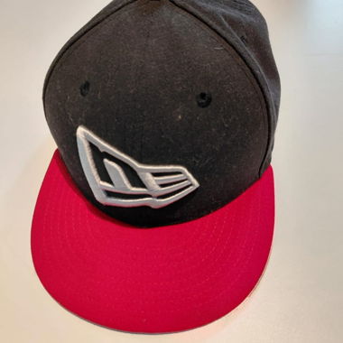 New Era 59FIFTY Cap schwarz-rot 7 3/8