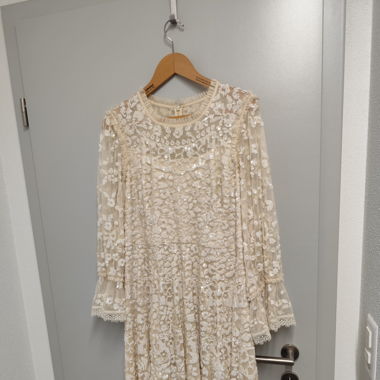 Robe Needle and Thread 