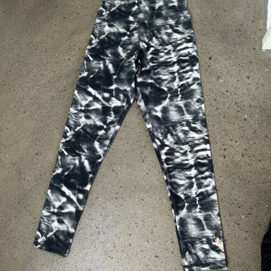 Schwarz-weisse Sportleggings 100% Recycelt