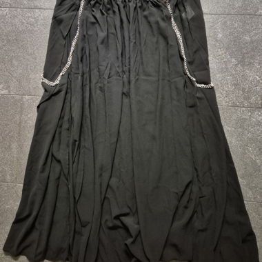 Gonna maxi nera con catene