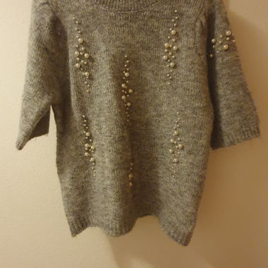 Grauer Chicorée-Pullover mit Perlen, Gr. L/XL