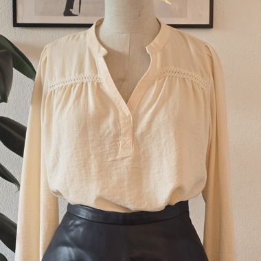 Cream-coloured Blouse with Lace
