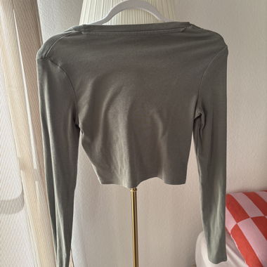 Long-Sleeve Crop Top