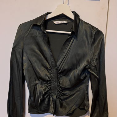 Blusa verde scuro di Zara