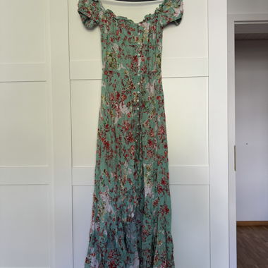 Abito lungo maxi con spalle scoperte e stampa floreale da Bali