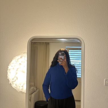 Pull col roulé bleu