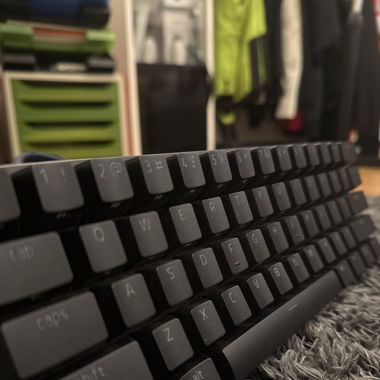 TASTATUR MIT RGB LICHTER