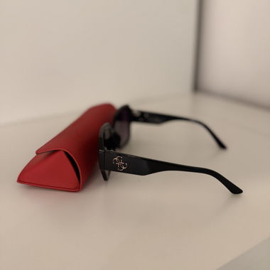 Lunettes de soleil GUESS avec étui