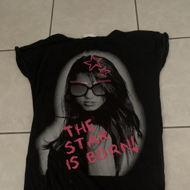 T-shirt noir avec image de femme 