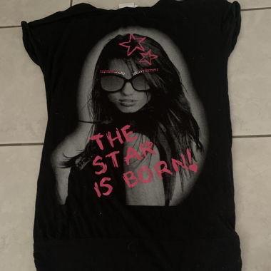 T-shirt noir avec image de femme 