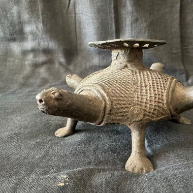 Antico portacandele indigeno tartaruga in bronzo🐢🔥