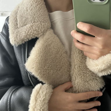 Flauschige Jacke 