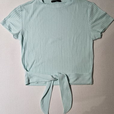 Top corto verde menta da annodare