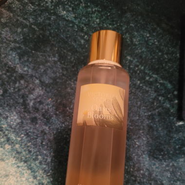 Victoria's Secret Body Spray Oasis Blooms