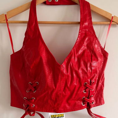 Rotes Top aus Kunstleder