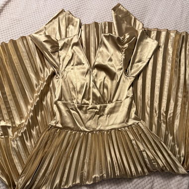 goldenes Kleid