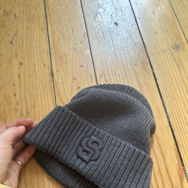 Hugo Boss hat in grey 